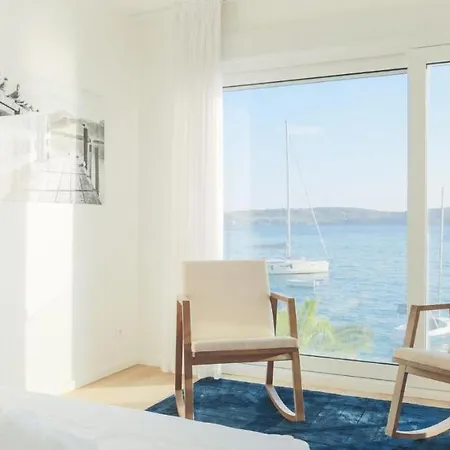 Beachfront Deep Blue With Pool I * Trogir