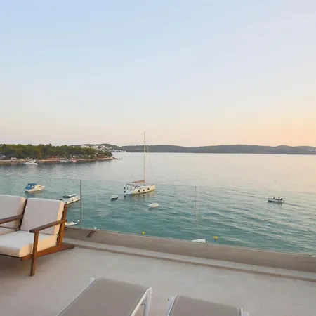 Apartment Beachfront Deep Blue With Pool I Trogir